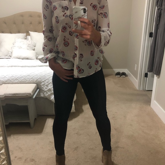 🌺🌸 Button down! - Picture 2 of 3